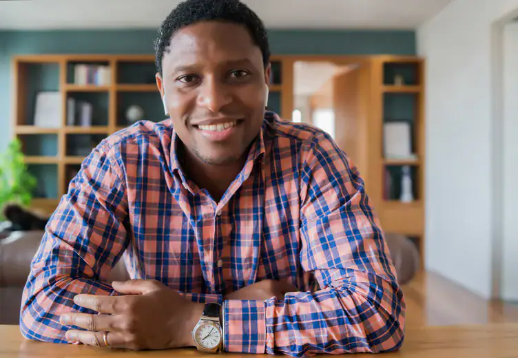 An expert OCD specialist providing a virtual ERP therapy session to a client in Gregg County, Texas via a secure telehealth platform.